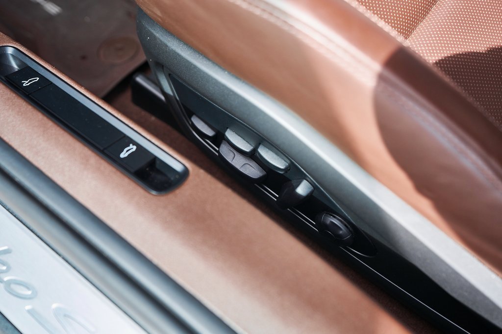 Used 2022 Porsche 911 Turbo S image 36