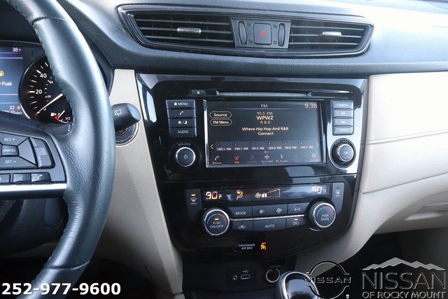 Used 2018 Nissan Rogue SV image 20