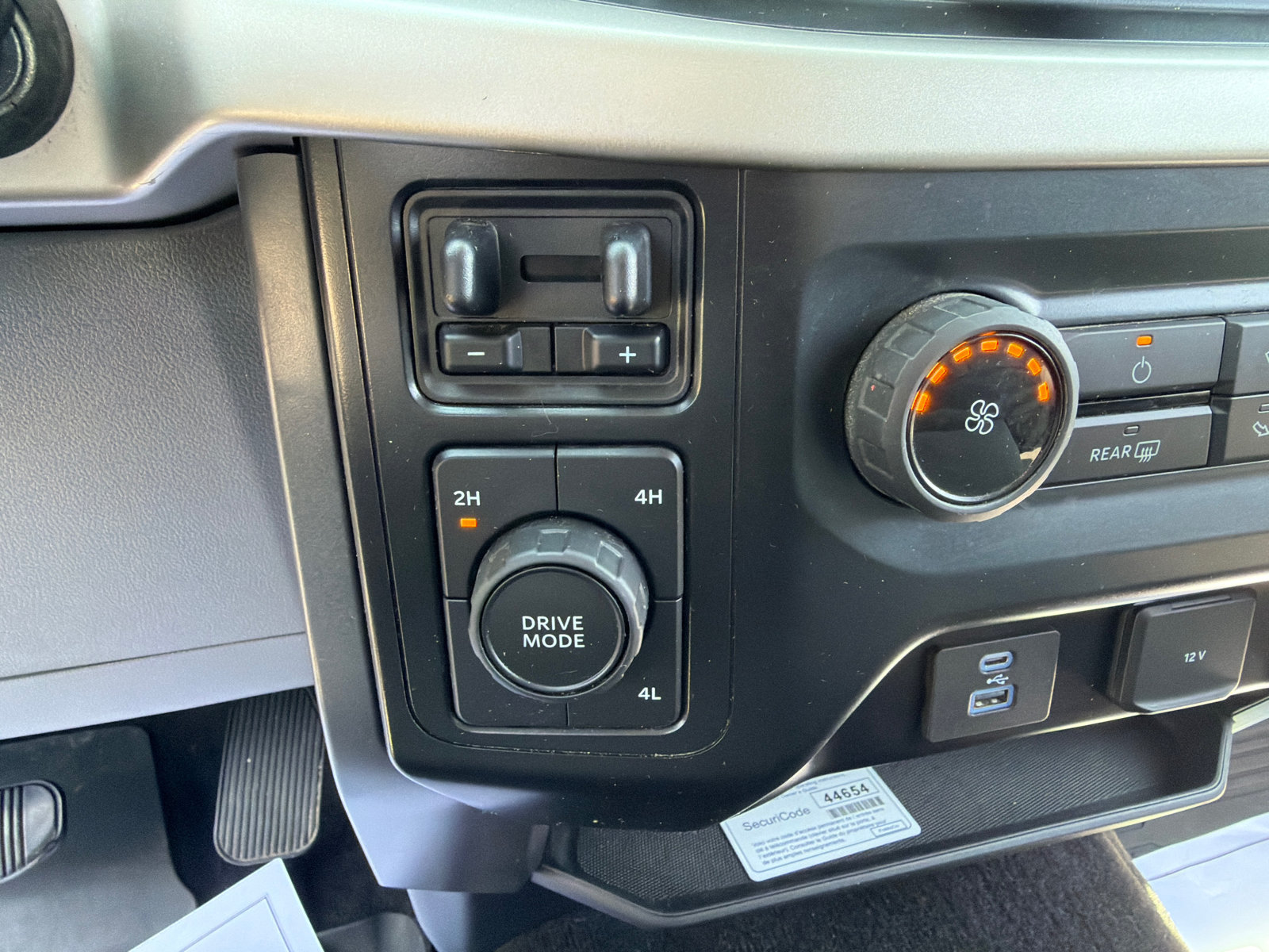 Used 2021 Ford F150 XLT AWD/4WD image 22