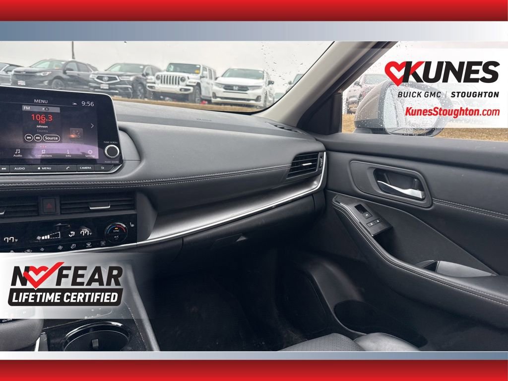 Used 2024 Nissan Rogue SV w/ SV Premium Package image 39