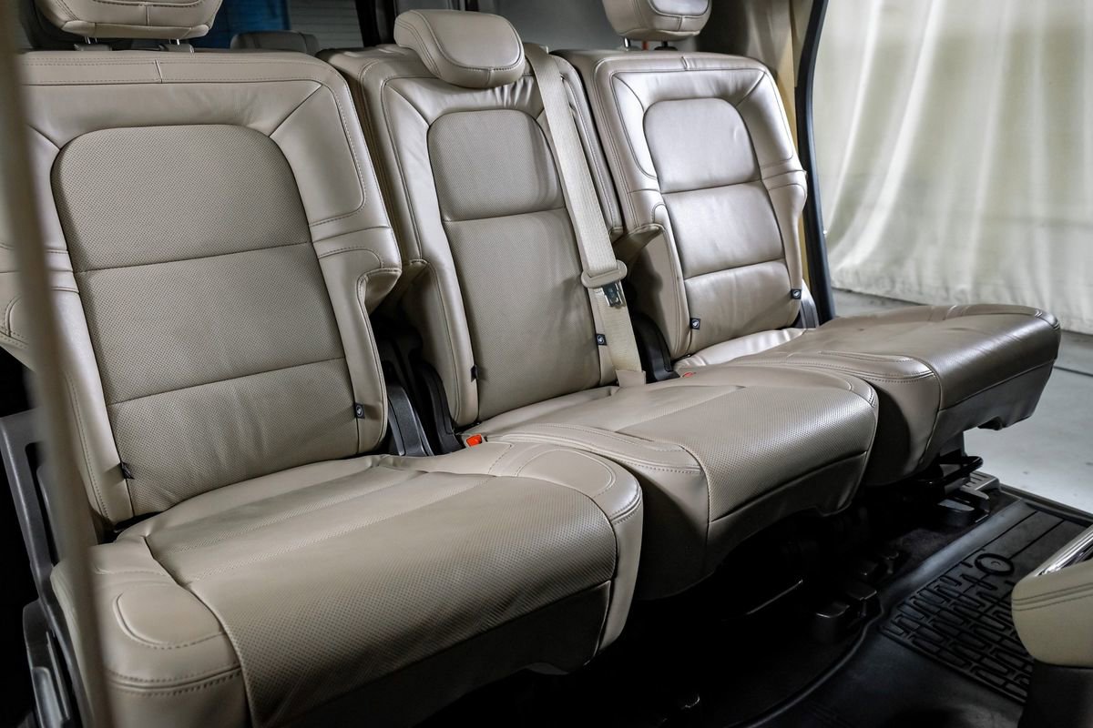 Used 2023 Lincoln Navigator L Reserve AWD/4WD image 30