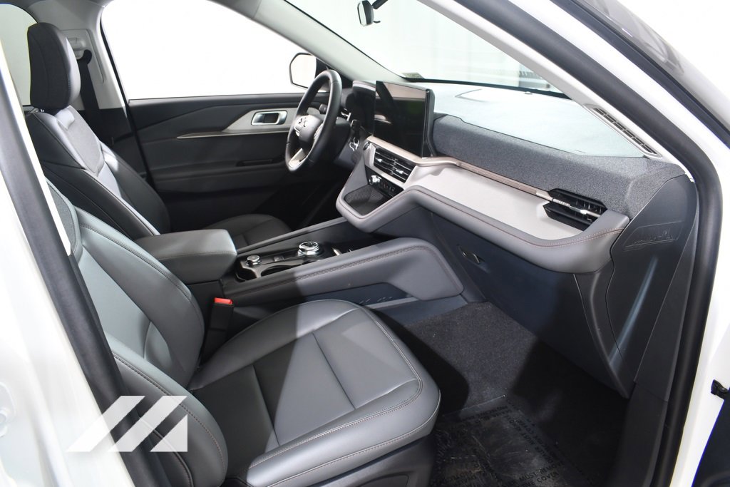 New 2025 Ford Explorer Active w/ Active Comfort Package image 10