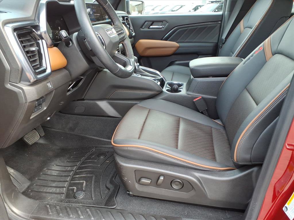 Used 2024 GMC Canyon AT4 w/ AT4 Premium Package image 7