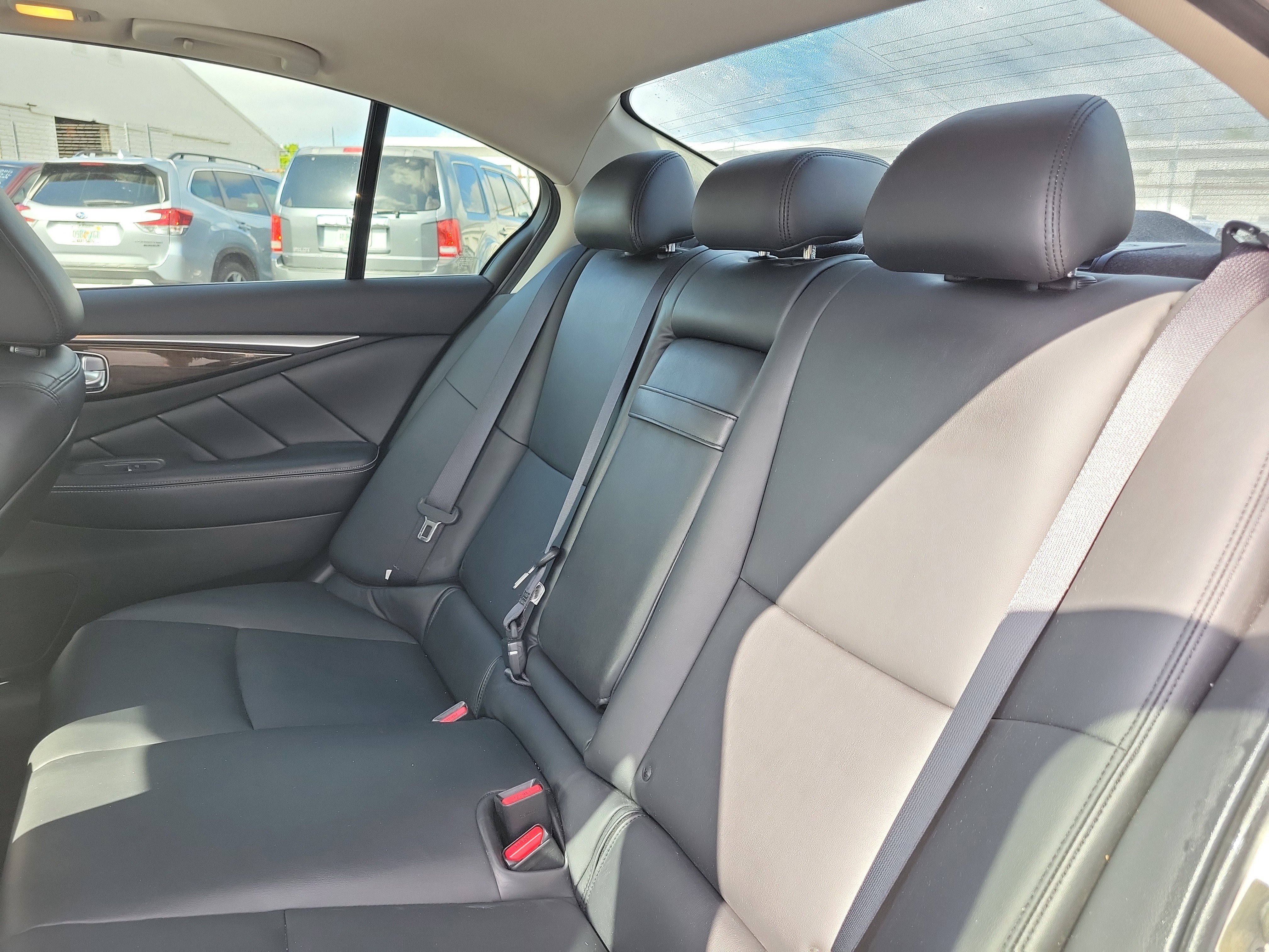 Used 2019 INFINITI Q50 Luxe w/ Essential Package (3.0T Luxe) image 9