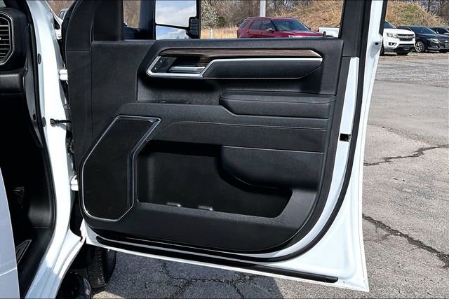 Used 2025 Chevrolet Silverado 2500 LT w/ Convenience Package image 29