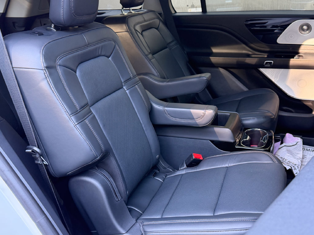 New 2026 Lincoln Aviator Reserve AWD/4WD image 17