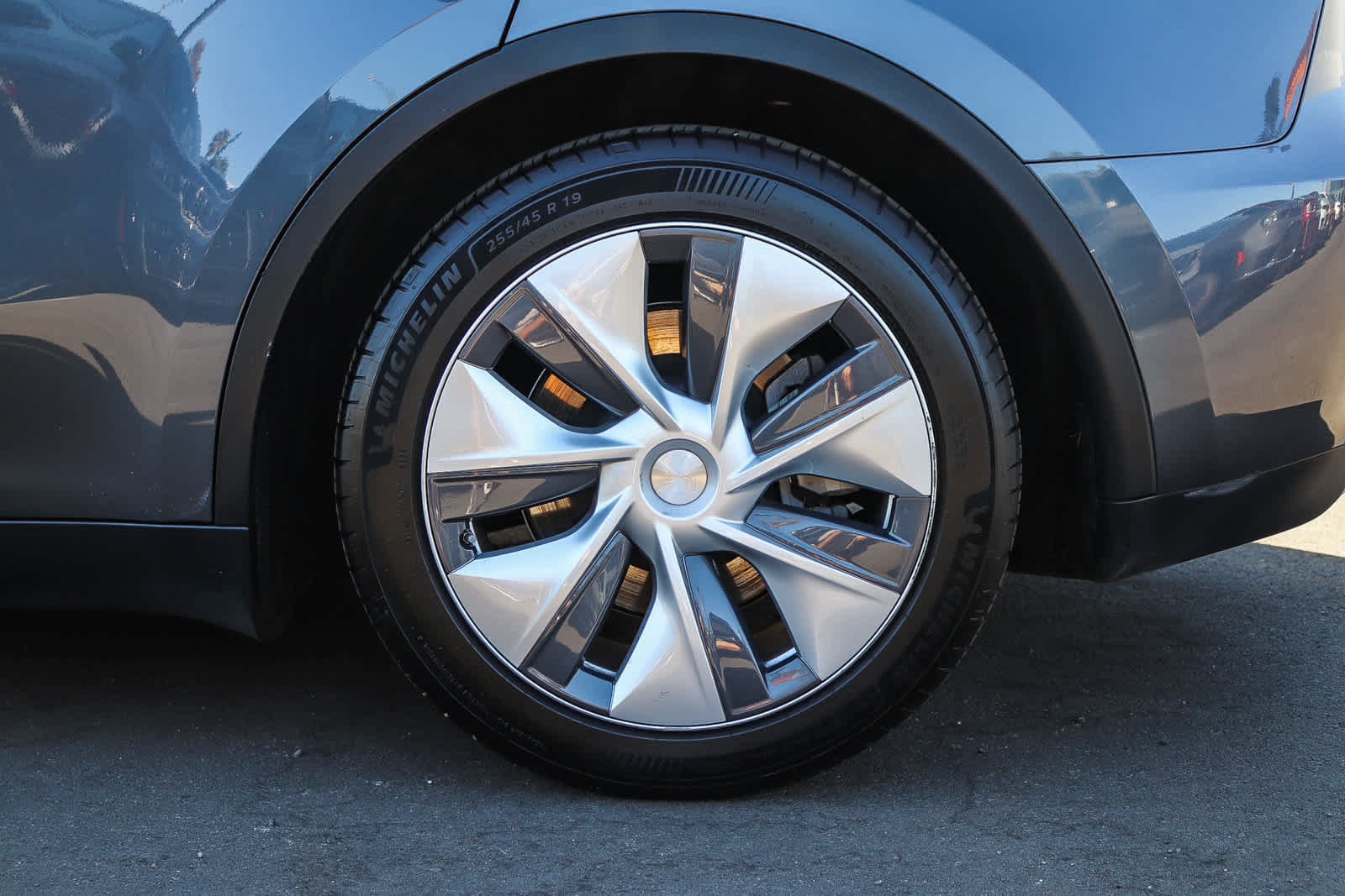 Used 2023 Tesla Model Y 2WD image 10