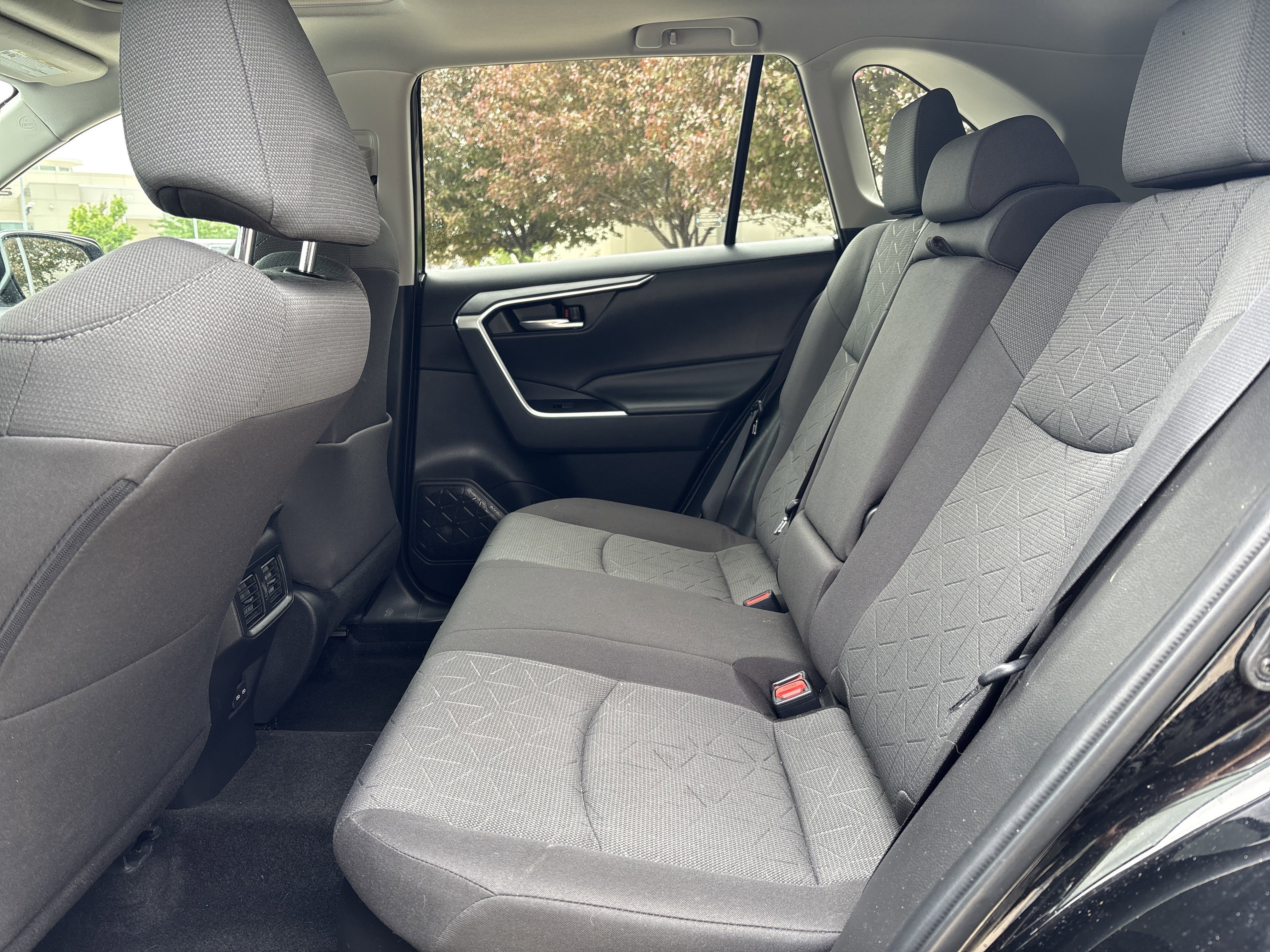 Used 2022 Toyota RAV4 XLE w/ Convenience Package AWD/4WD image 30