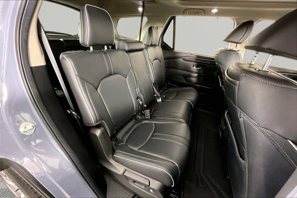 Used 2025 Honda Pilot Elite image 24