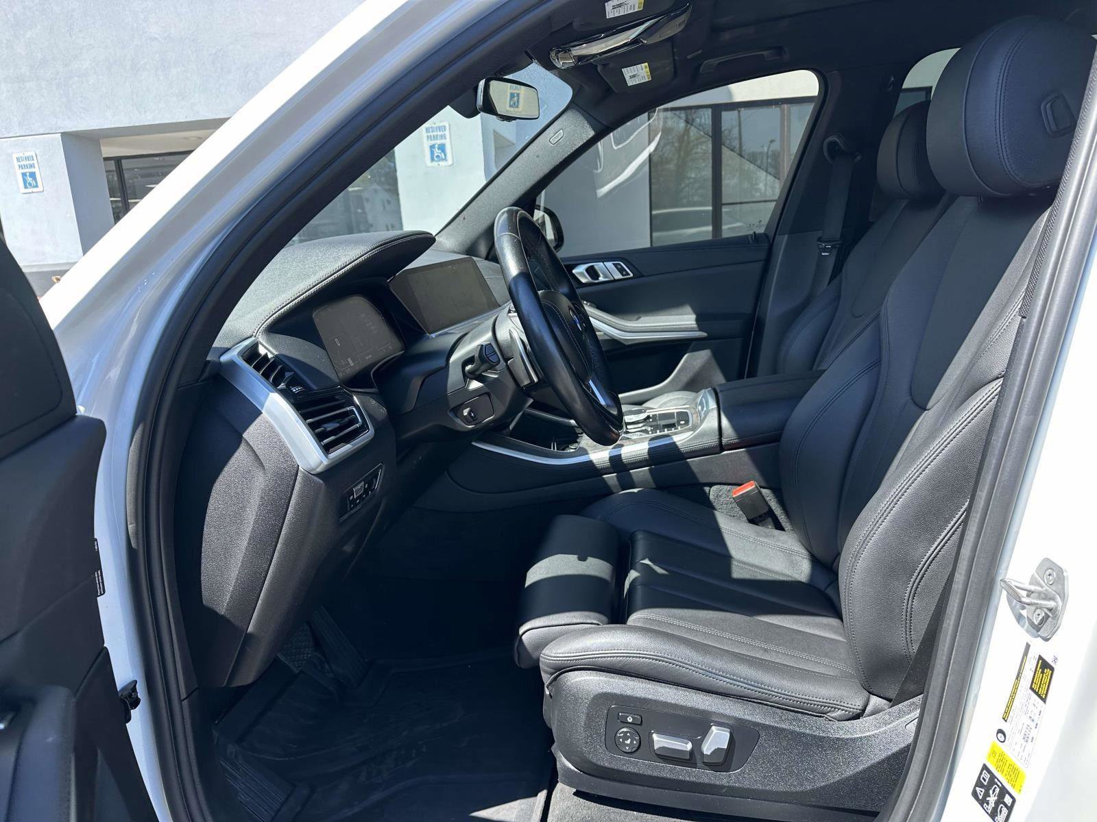 Used 2022 BMW X5 xDrive40i w/ Premium Package AWD/4WD image 14