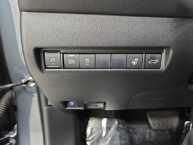 Used 2021 Toyota Venza XLE w/ Softex Package AWD/4WD image 26