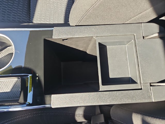 Used 2026 Chevrolet Equinox LT w/ Safety and Technology Package FWD image 26