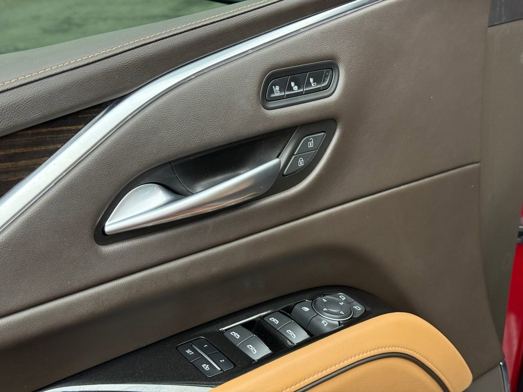 Used 2021 Cadillac Escalade Premium Luxury image 25