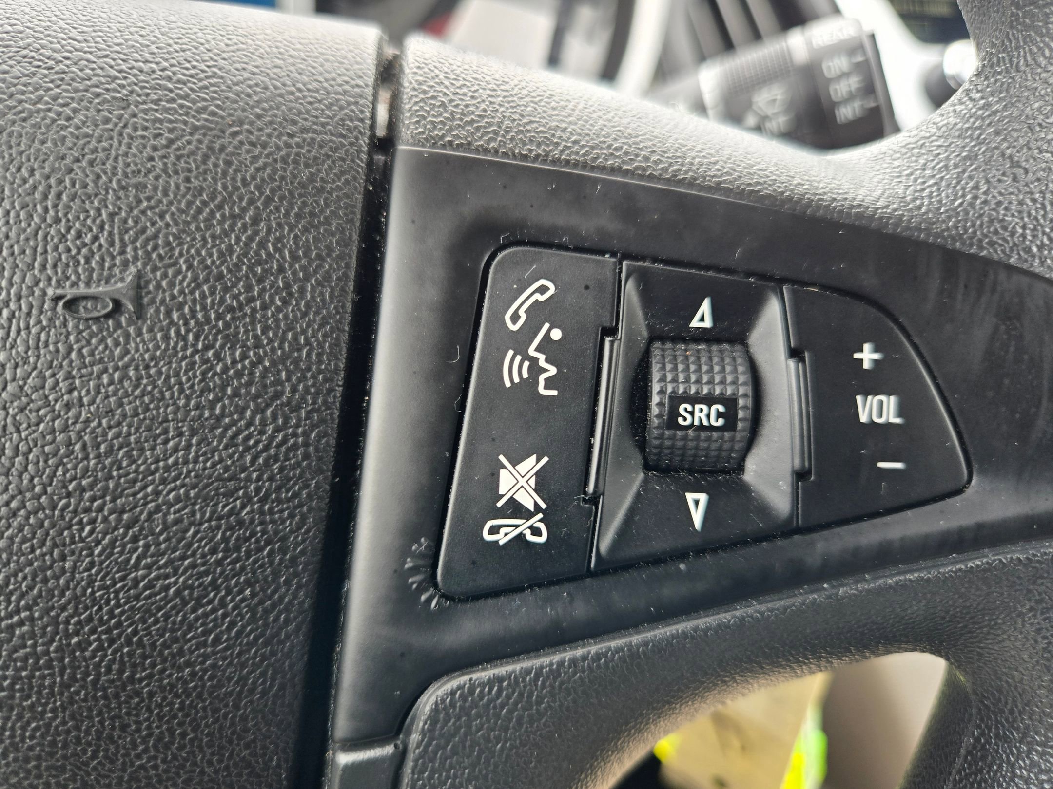 Used 2017 Chevrolet Equinox LS image 28