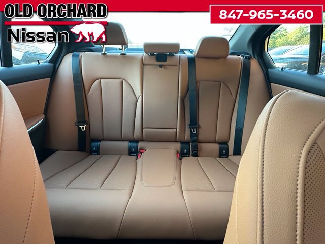 Used 2025 BMW 330i xDrive Sedan w/ Premium Package AWD/4WD image 14