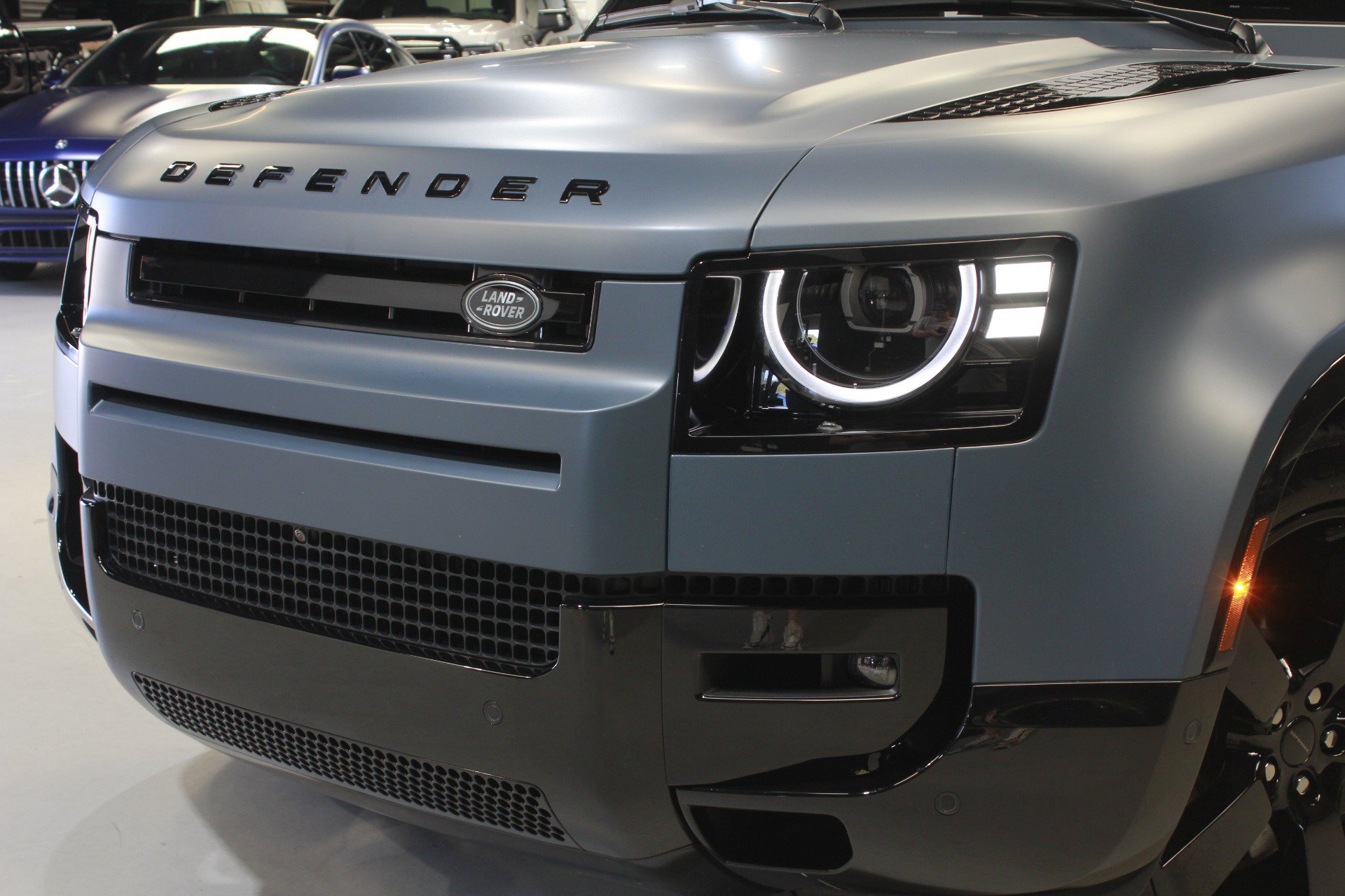 Used 2026 Land Rover Defender 110 X-Dynamic SE AWD/4WD image 7