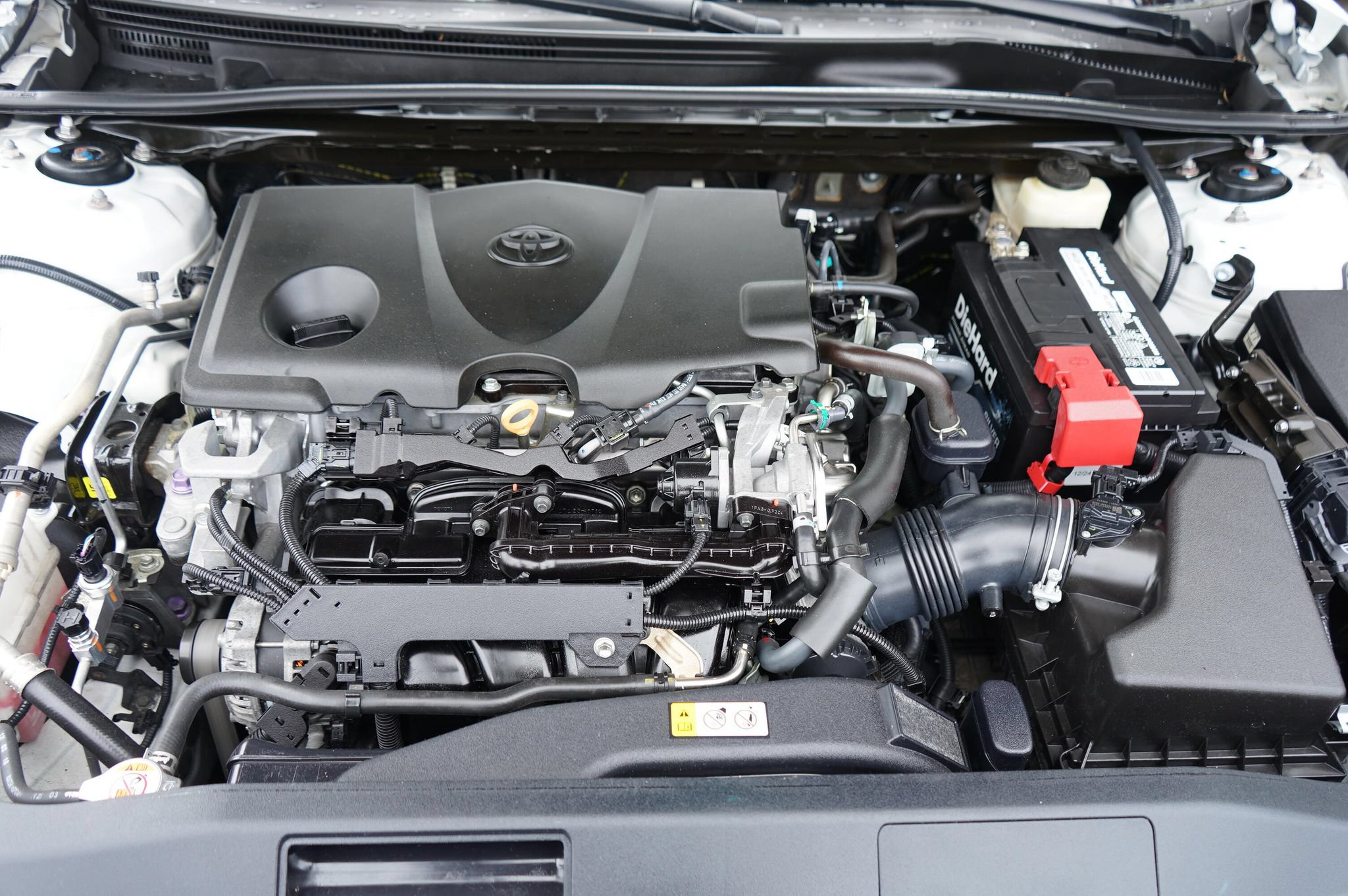 Used 2018 Toyota Camry SE w/ Convenience Package FWD image 9