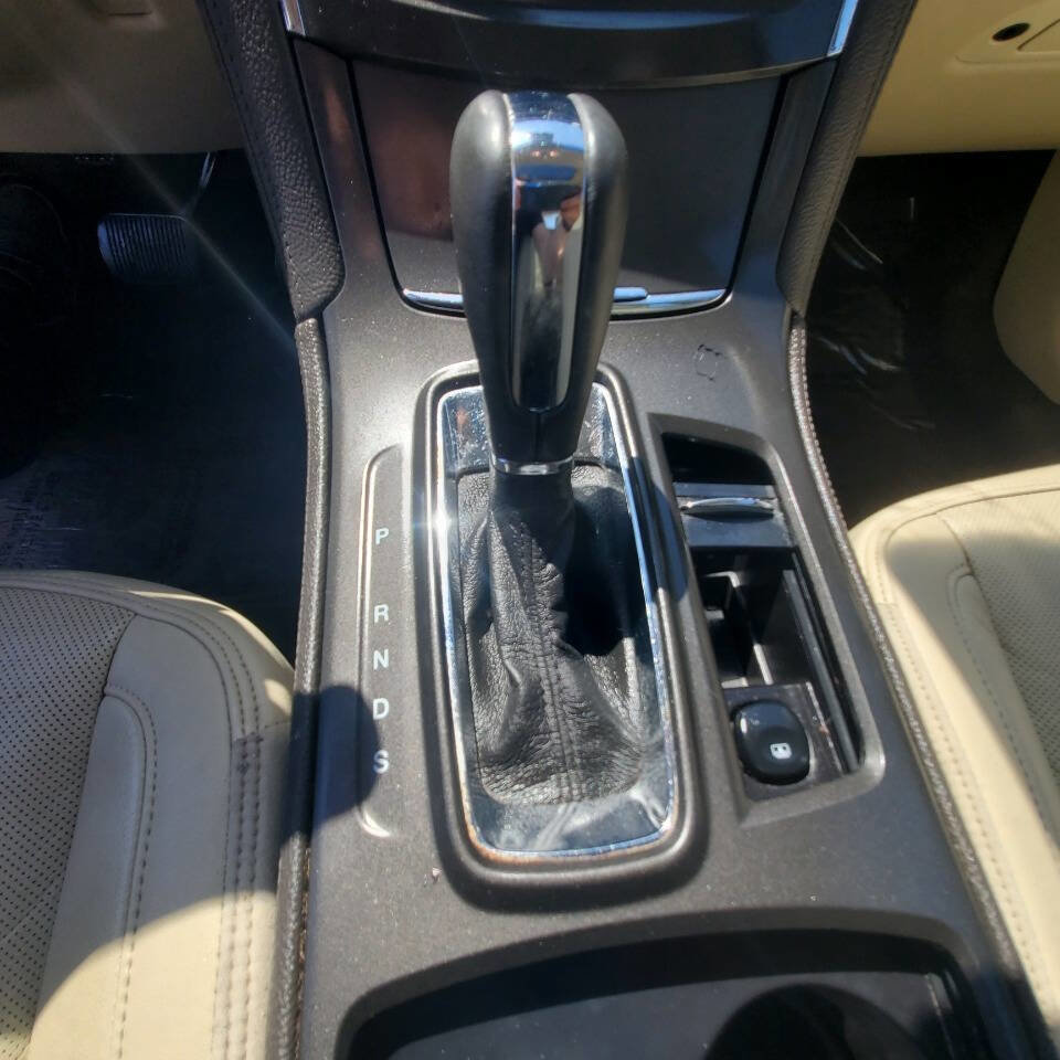 Used 2013 Lincoln MKS AWD image 18