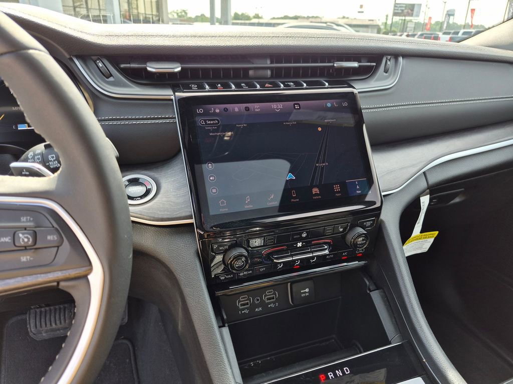 Used 2025 Jeep Grand Cherokee Limited image 20