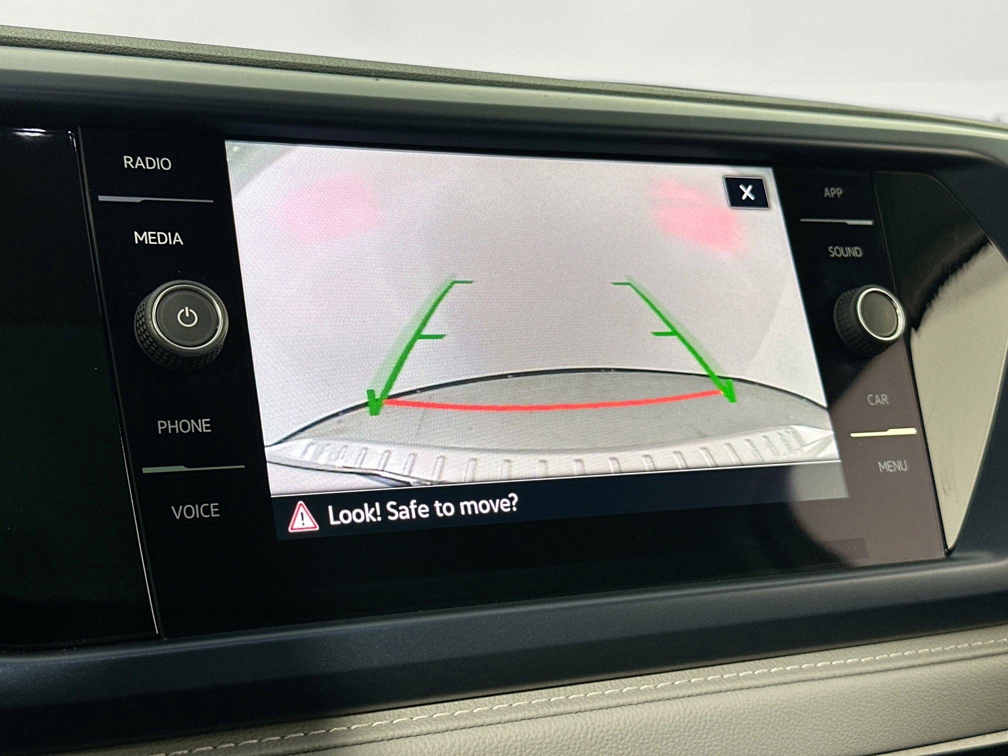 Used 2023 Volkswagen Taos SE image 13