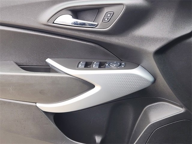 Used 2024 Chevrolet Trax RS w/ Sunroof Package image 22