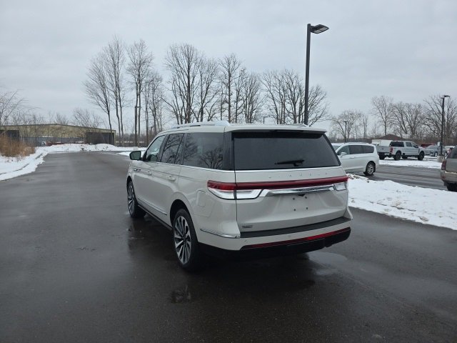 Used 2022 Lincoln Navigator Reserve image 5