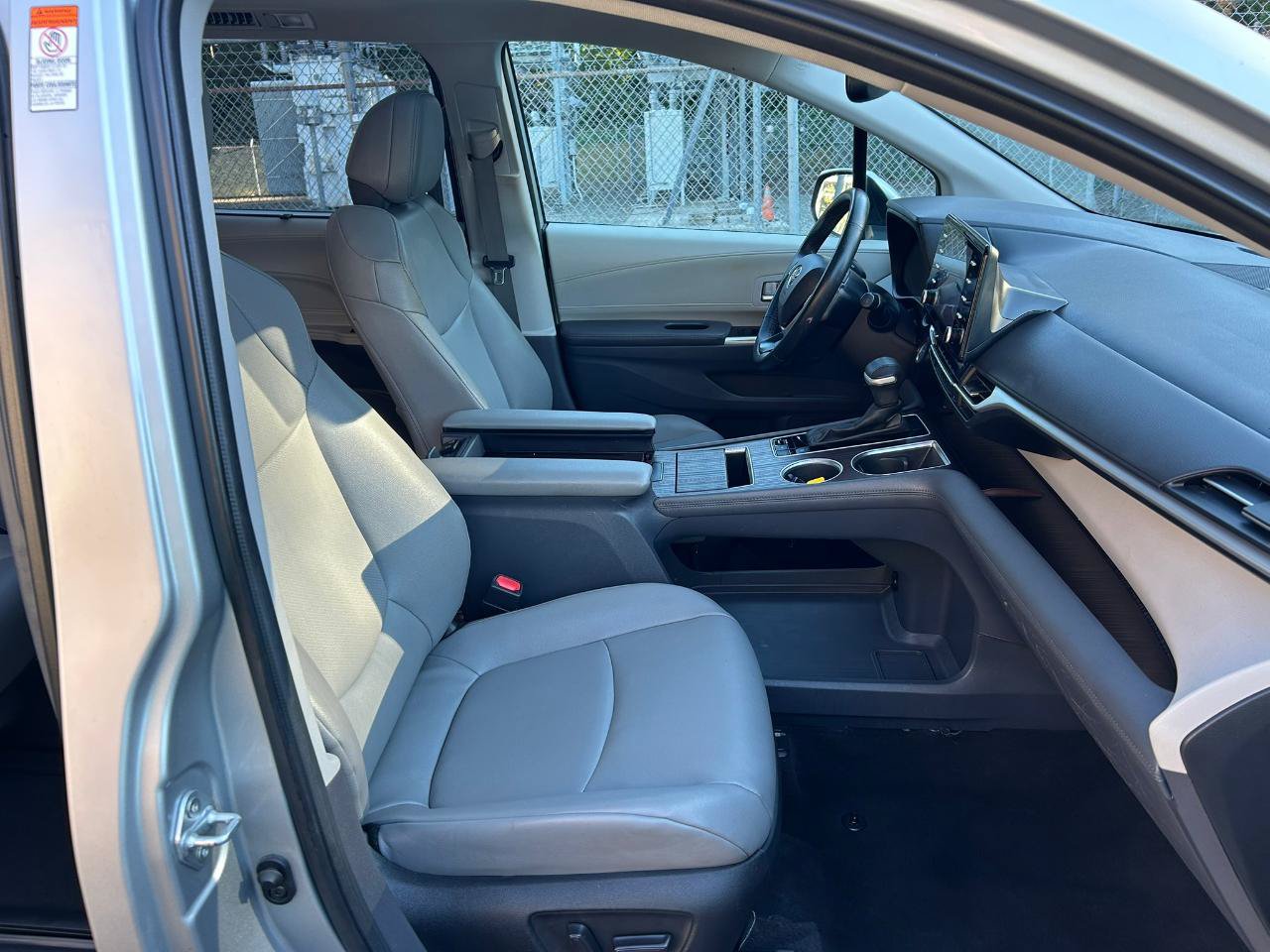 Used 2023 Toyota Sienna XLE AWD/4WD image 15