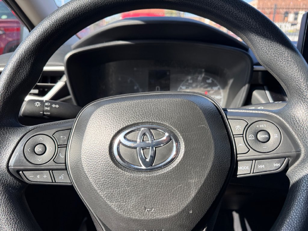 Certified 2025 Toyota Corolla LE w/ LE Premium Package FWD image 32