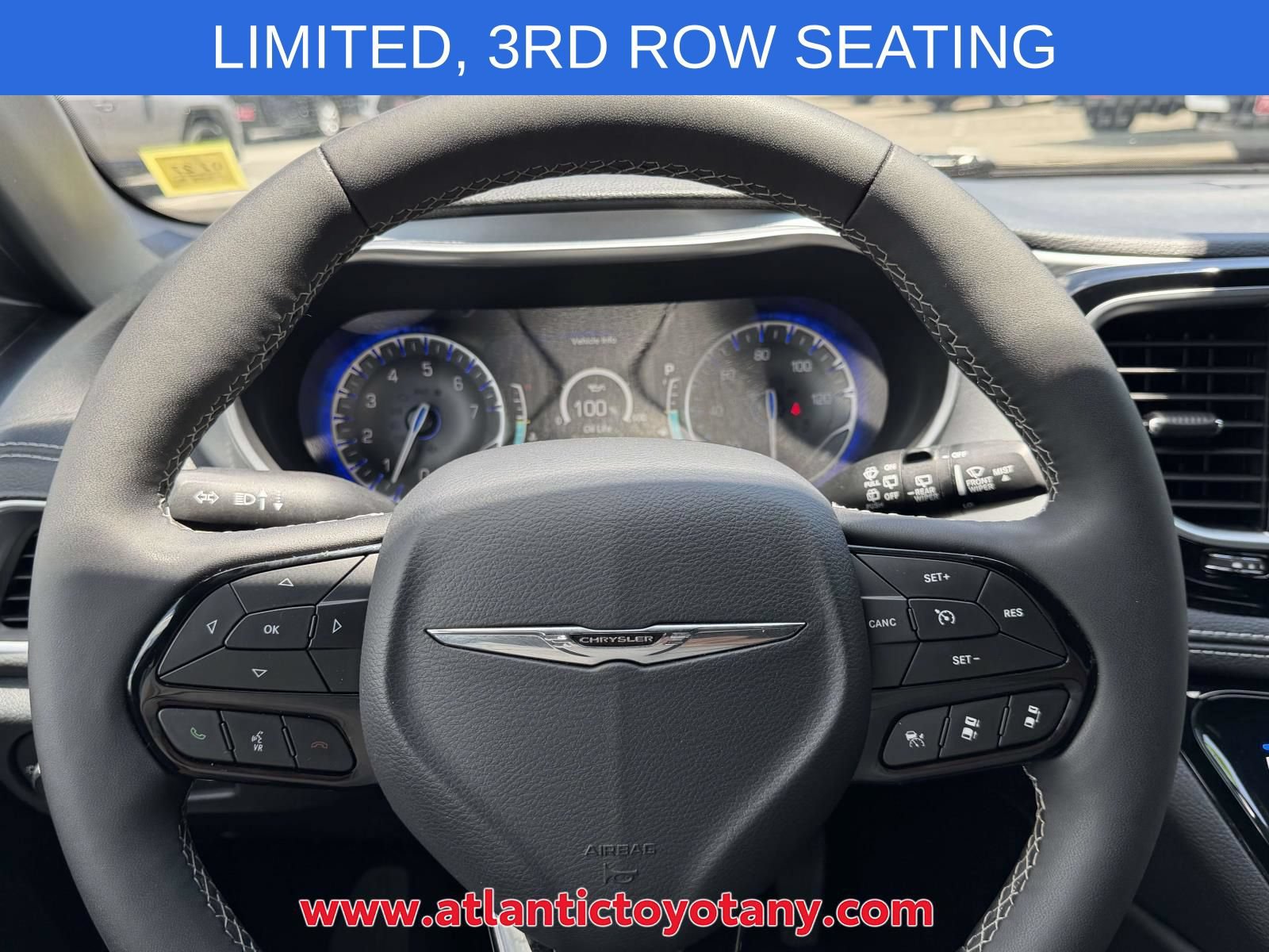 Used 2025 Chrysler Pacifica Limited FWD image 40