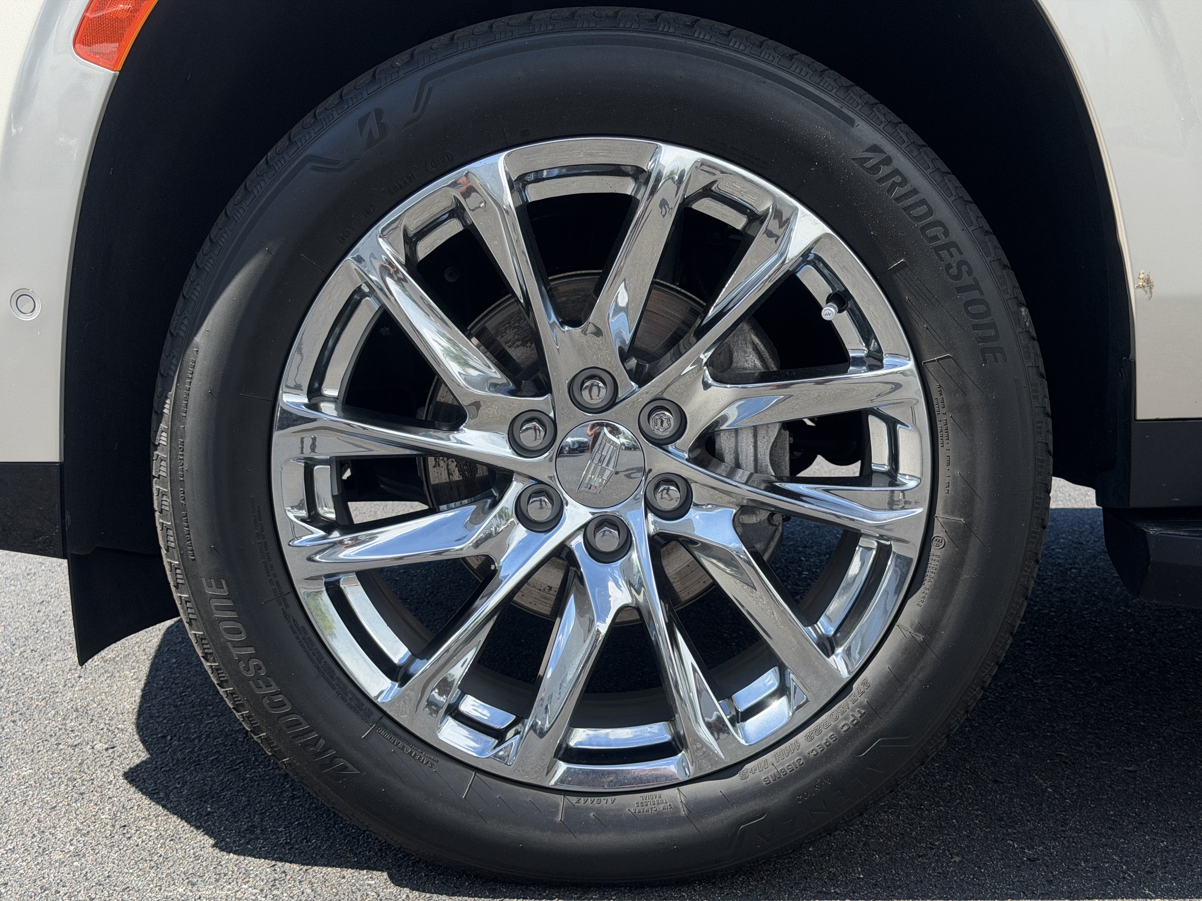 Used 2021 Cadillac Escalade Premium Luxury w/ LPO, Illumination Package AWD/4WD image 38