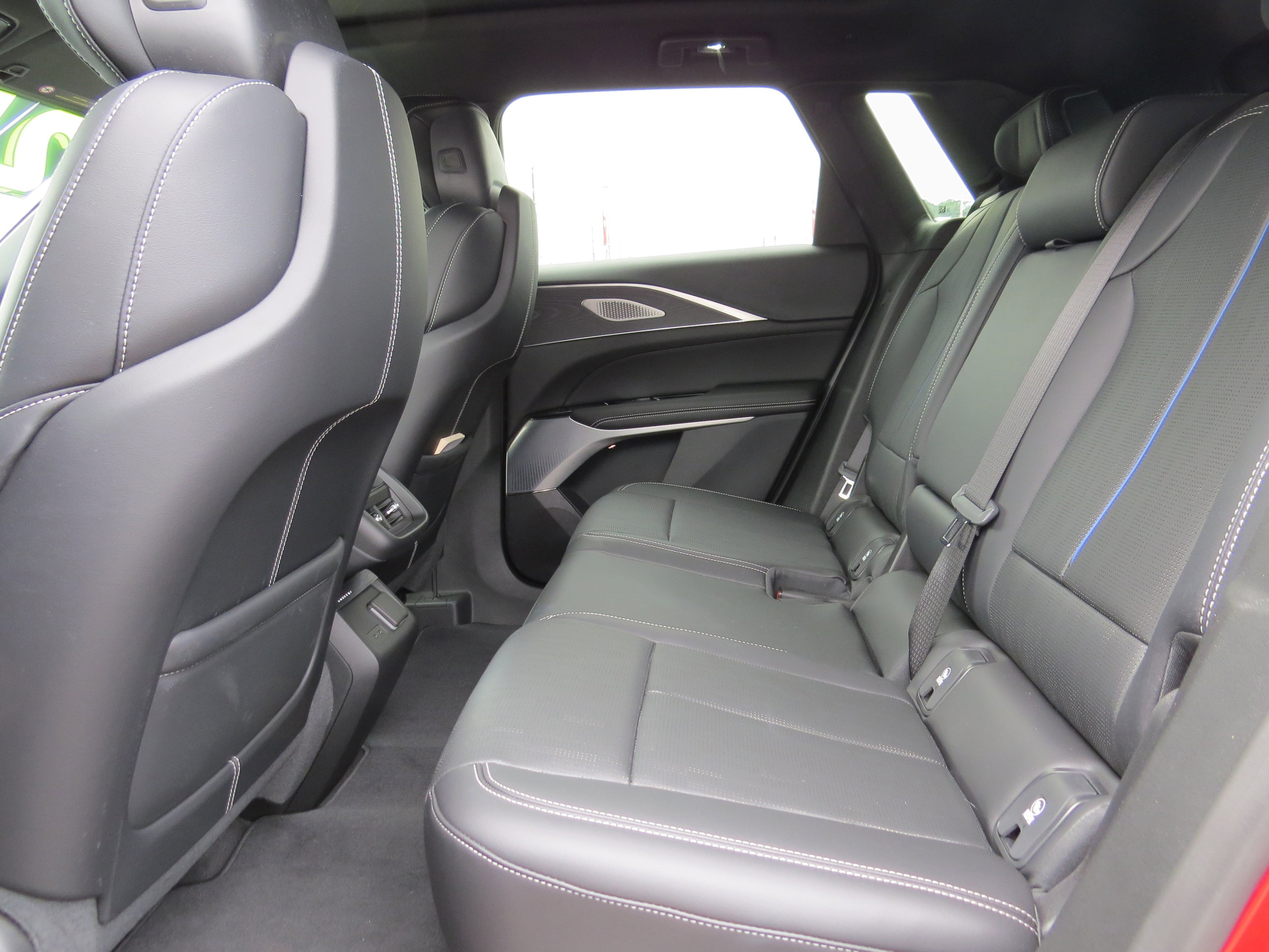 New 2025 Cadillac Lyriq Sport image 11