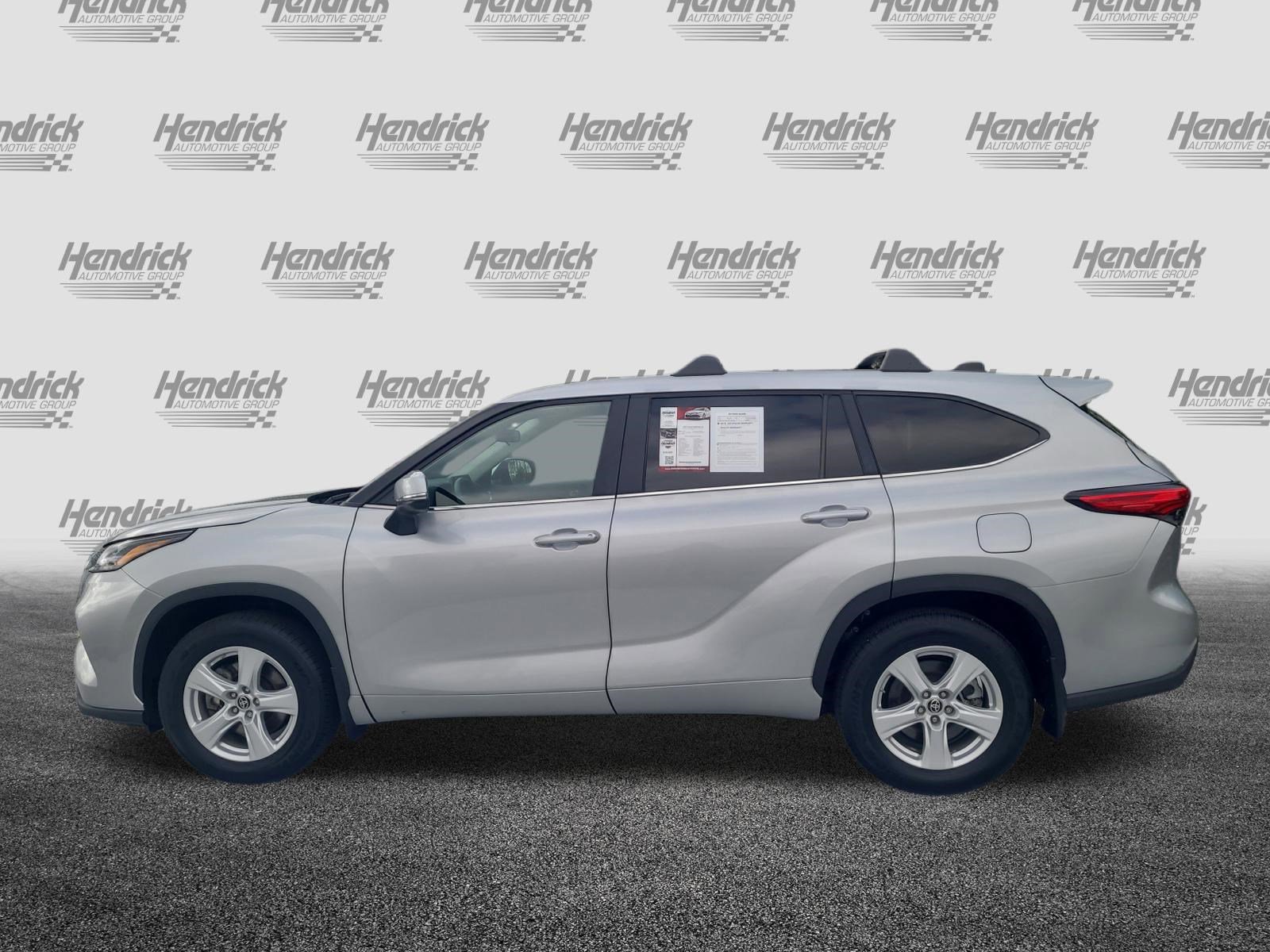 Used 2023 Toyota Highlander LE image 7