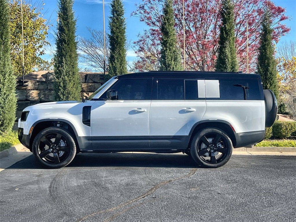Used 2026 Land Rover Defender 130 S image 2
