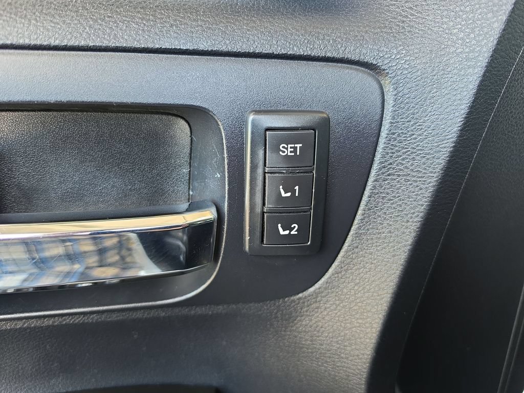 Used 2017 Toyota Tundra Platinum AWD/4WD image 28
