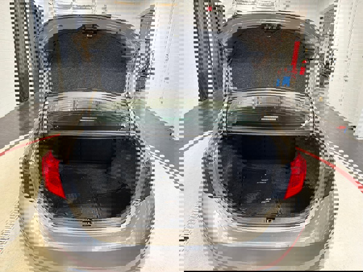 Used 2018 Toyota Corolla SE w/ Protection Package image 12