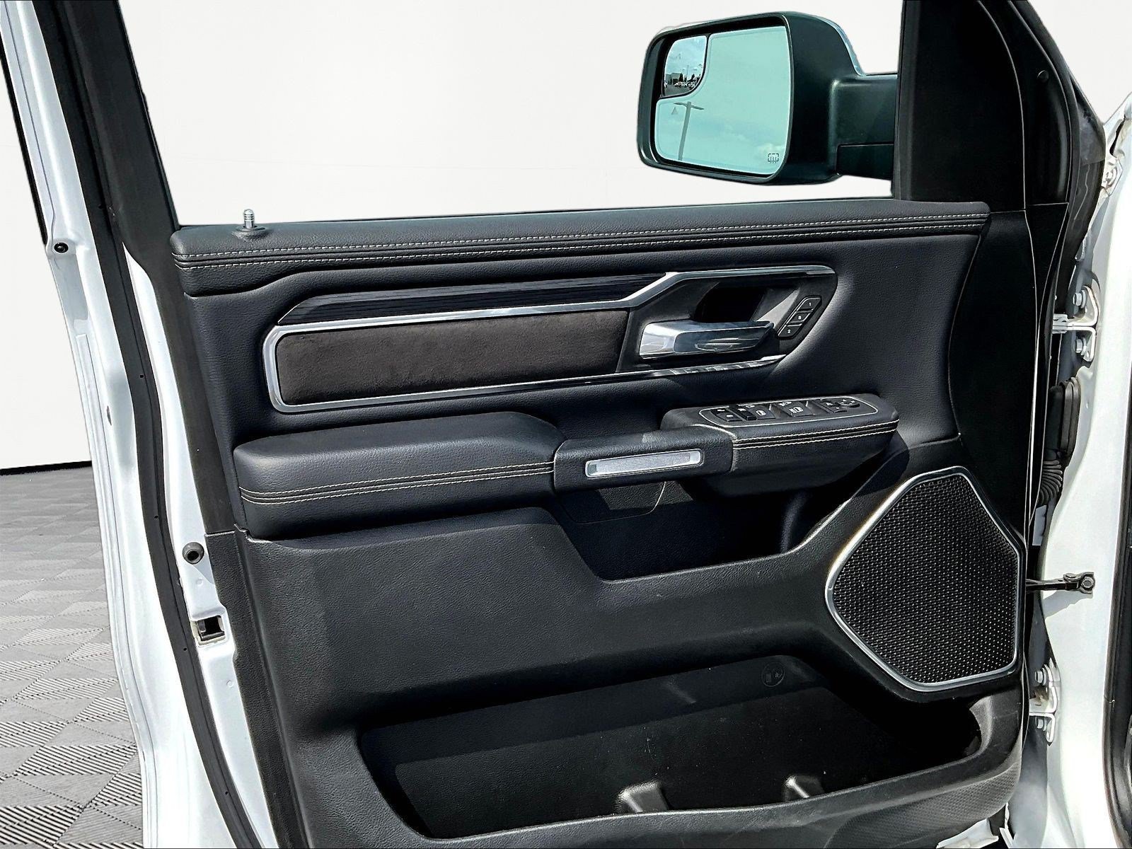 Used 2024 RAM 1500 Laramie AWD/4WD image 20