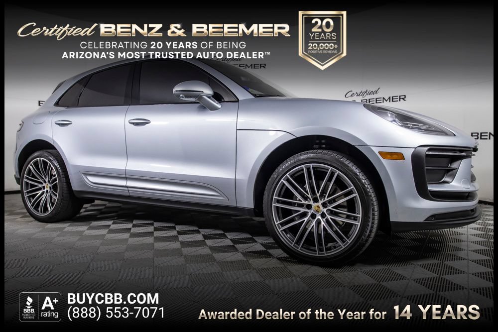 Used 2024 Porsche Macan AWD/4WD image 1