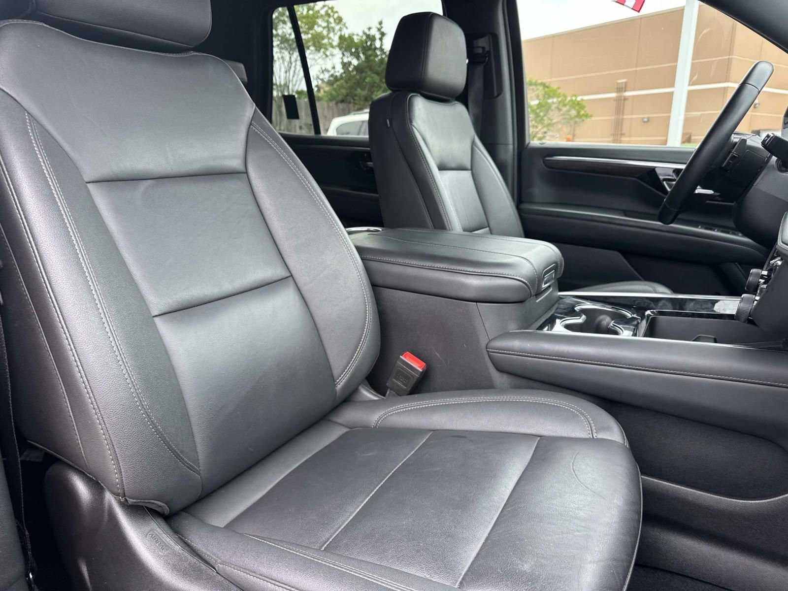 Used 2025 Chevrolet Tahoe Z71 AWD/4WD image 13
