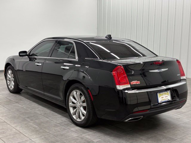 Used 2018 Chrysler 300 Limited AWD/4WD image 4