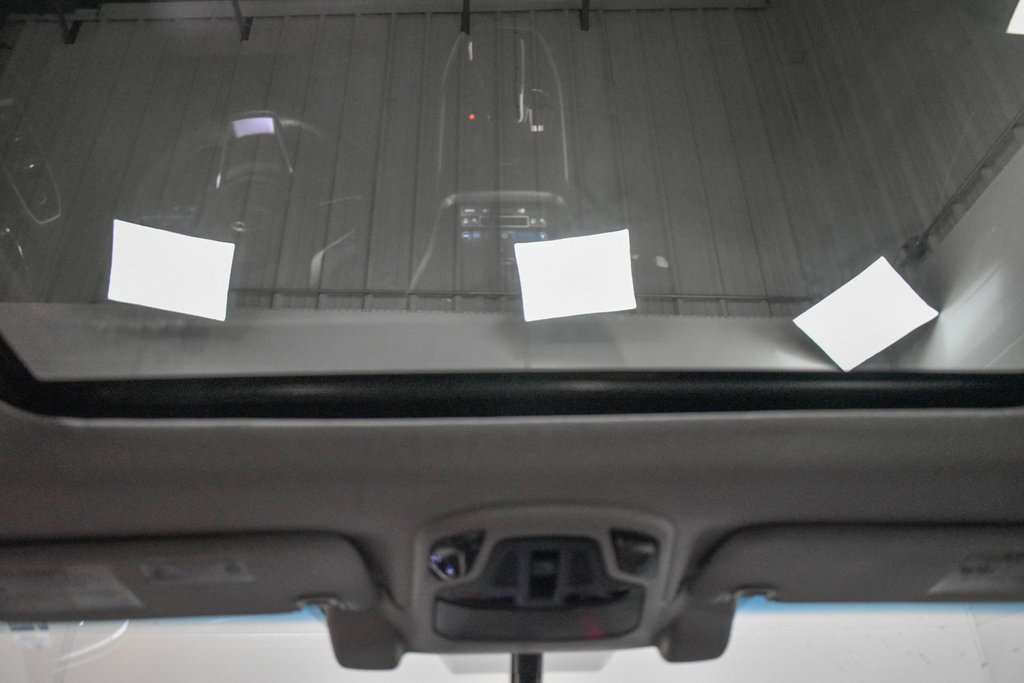 Used 2022 Subaru Outback Touring w/ Popular Package #2 image 19