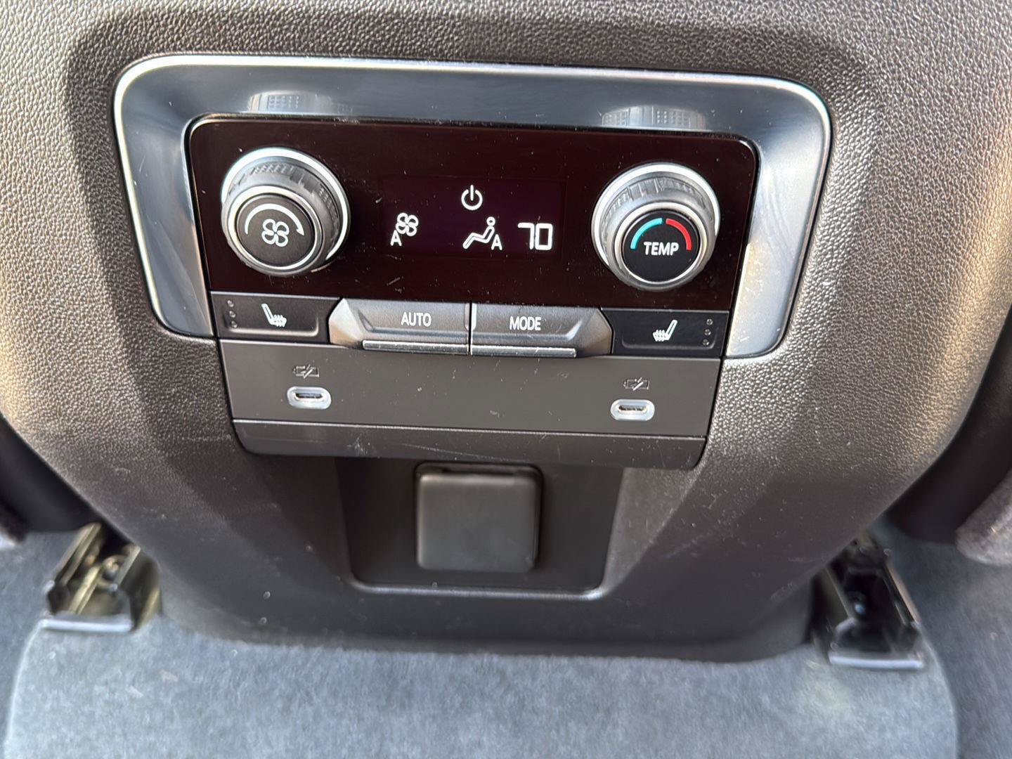 Used 2021 Chevrolet Suburban Premier AWD/4WD image 26