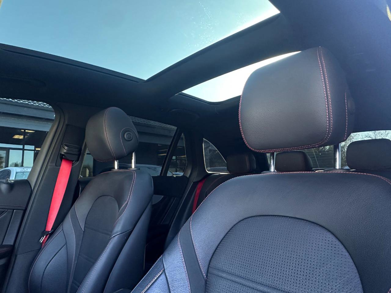 Used 2022 Mercedes-Benz GLC 43 AMG 4MATIC image 4