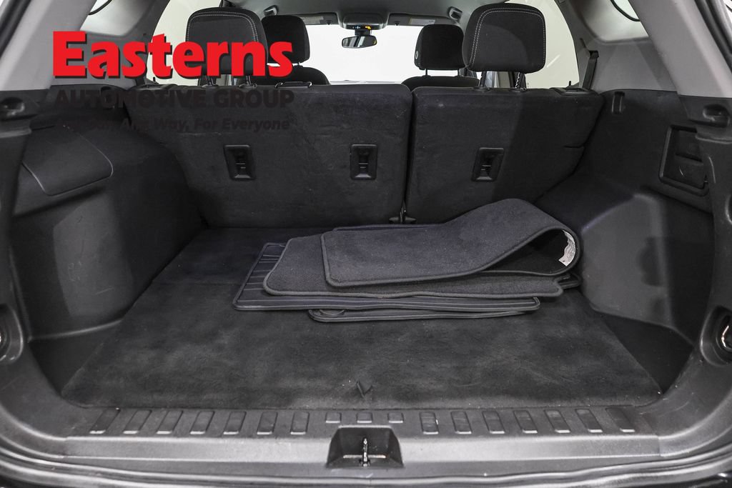 Used 2023 GMC Terrain SLE w/ Driver Convenience Package AWD/4WD image 9