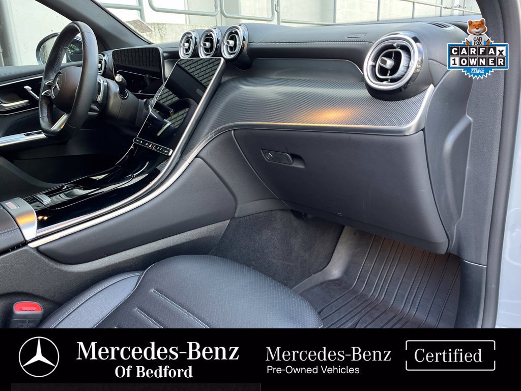 Used 2025 Mercedes-Benz GLC 300 4MATIC image 23