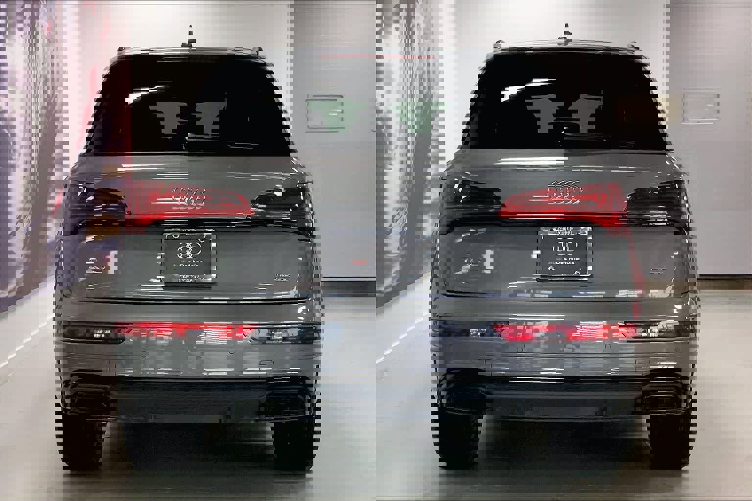 Certified 2025 Audi Q5 2.0T Premium w/ Convenience Plus Package image 5