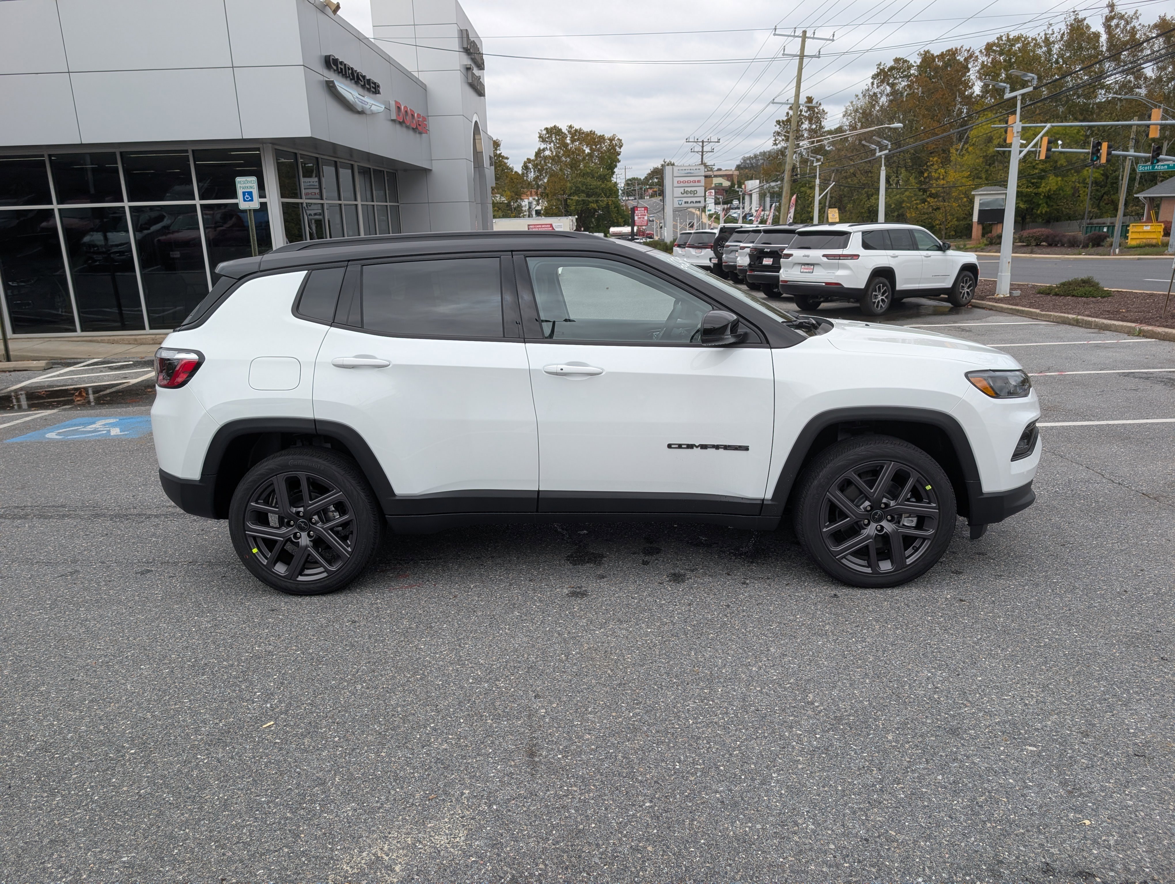 New 2026 Jeep Compass Limited image 25