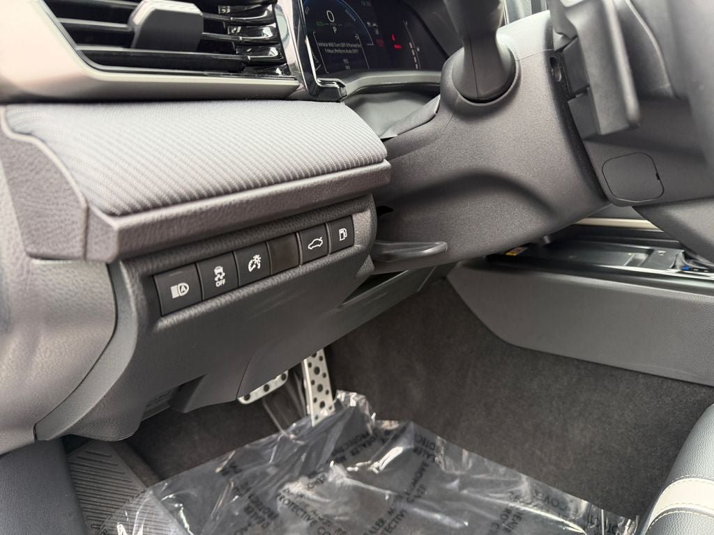 Used 2025 Toyota Camry SE FWD image 19