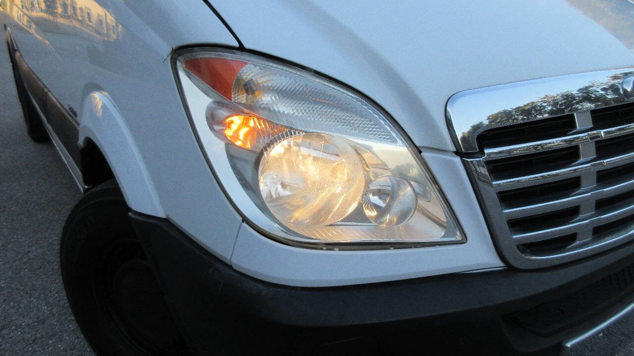 Used 2011 Freightliner Sprinter 2500 image 37