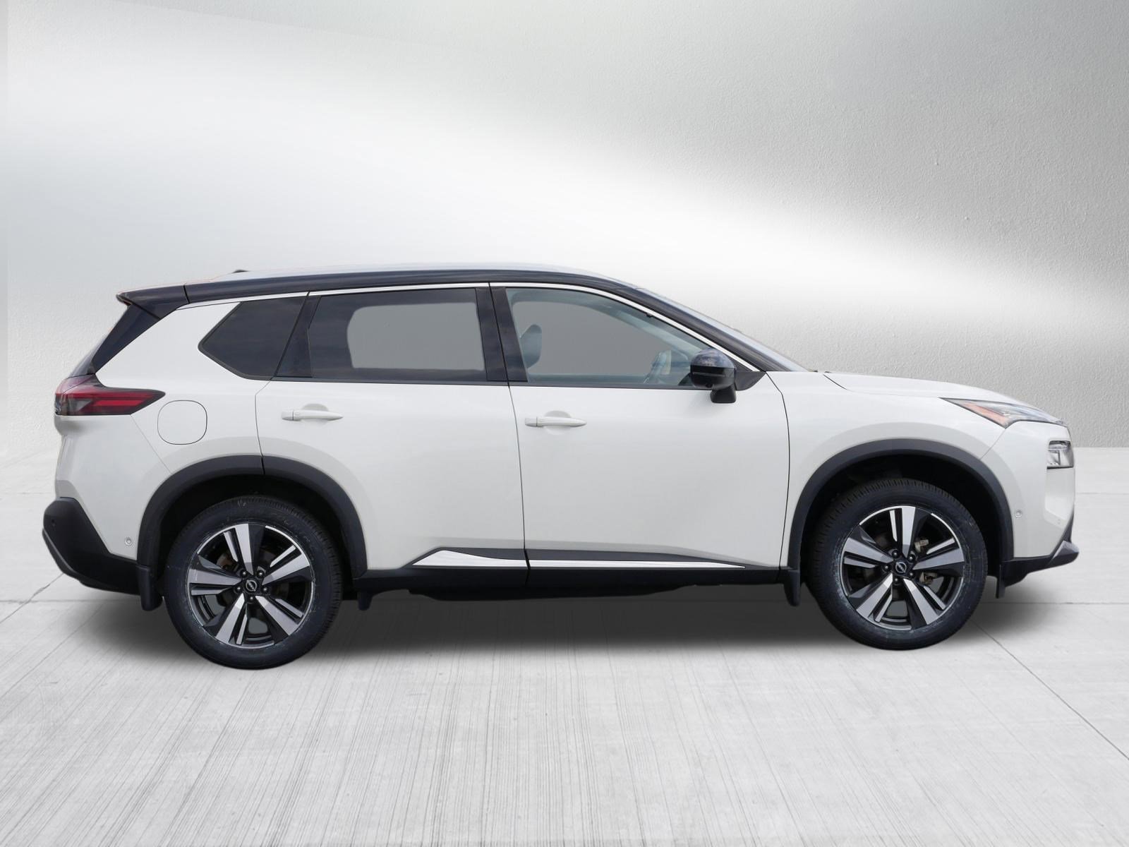 Used 2023 Nissan Rogue SL w/ SL Premium Package image 8