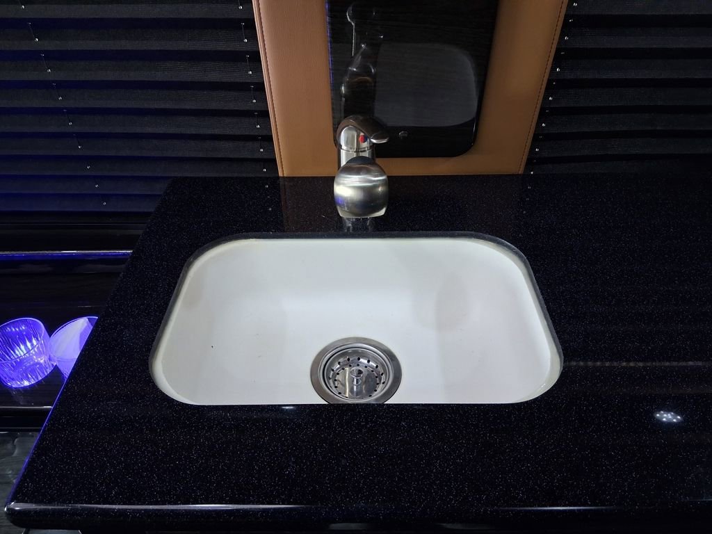 Used 2023 Mercedes-Benz Sprinter 3500 image 27